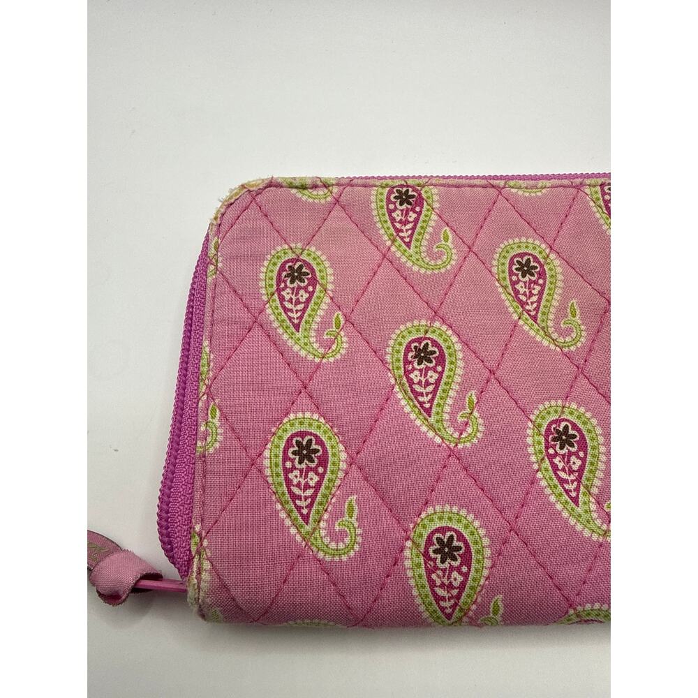 Vera Bradley Retired Pink Paisley Zip Around Wristlet Organizer Wallet Quilted - Picture 8 of 9